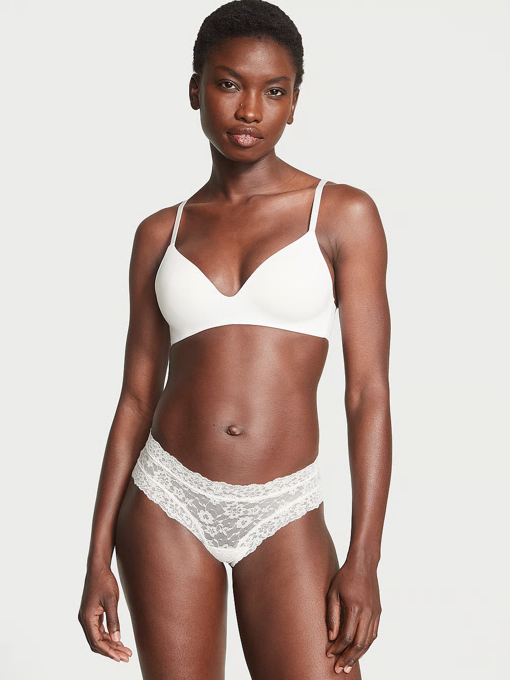 Panty cheeky de encaje